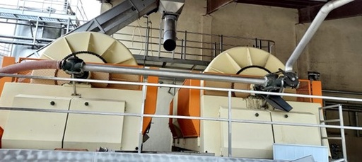 [06190000000117] USED BUCHER PNEUMATIC PRESS RPM 140 CLOSED TANK